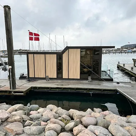 Hyggeligt Ophold I Hjertet Af Gamle Havn Botel Bogense